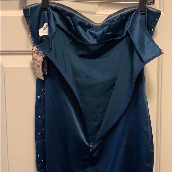 Mini Dress 🌷 - Picture 5 of 6